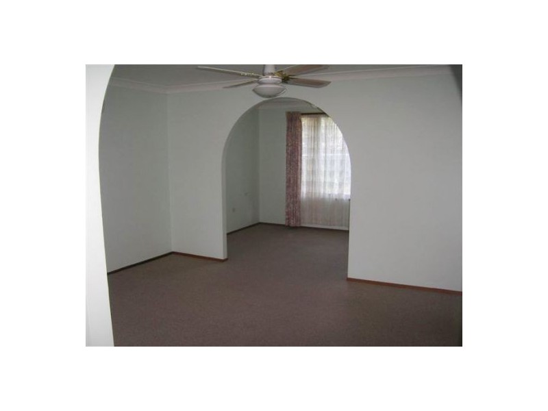 18 Una Avenue, Charmhaven NSW 2263