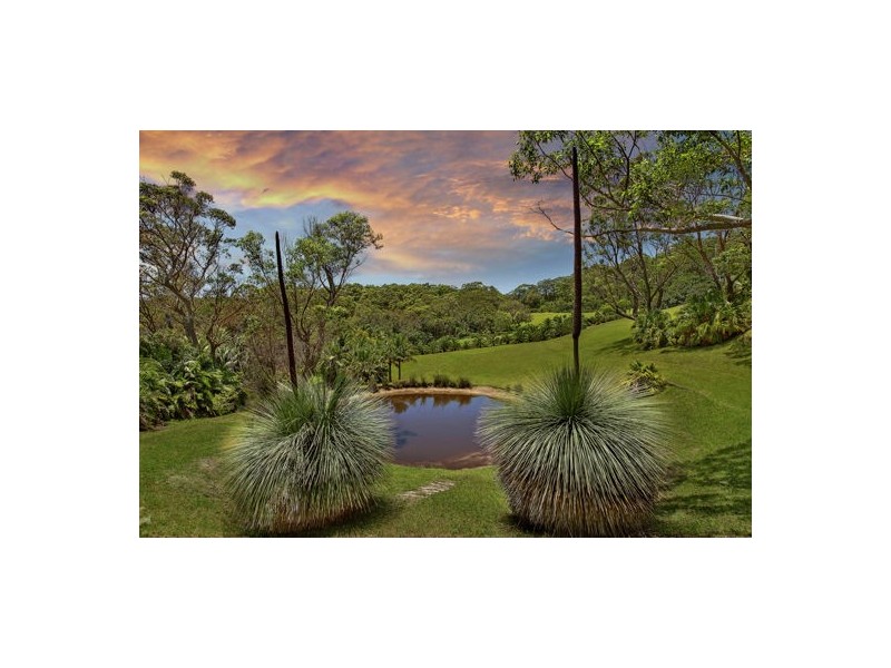 32 Whalans Road, Forresters Beach NSW 2260