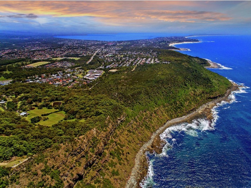 32 Whalans Road, Forresters Beach NSW 2260