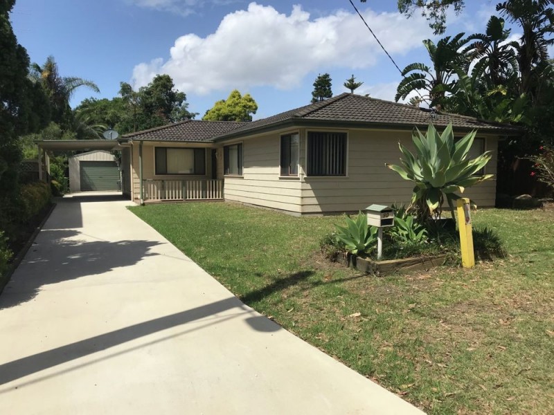 90 Charmhaven Avenue, Charmhaven NSW 2263