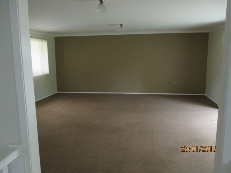 90 Charmhaven Avenue, Charmhaven NSW 2263