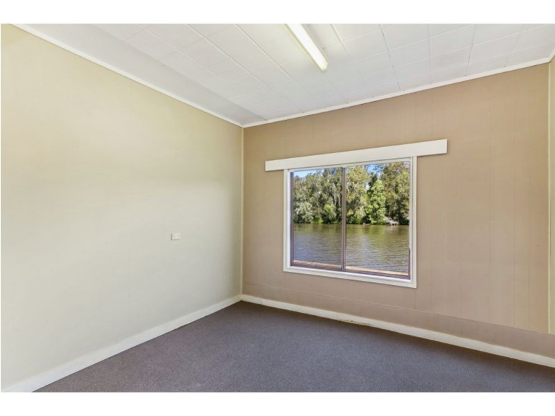 208 Geoffrey Rd, Chittaway Point NSW 2261