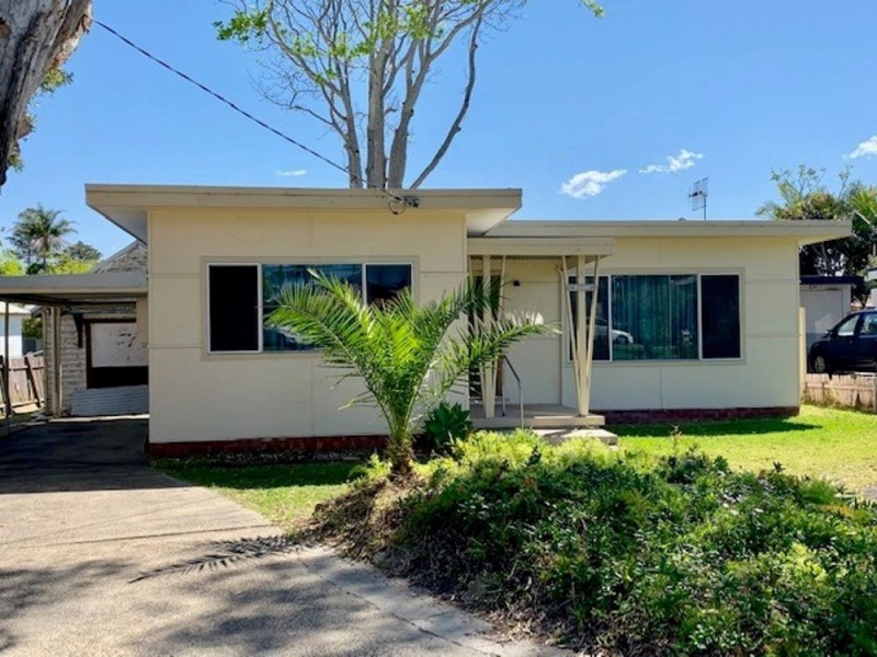 8 Victoria Avenue, Toukley NSW 2263