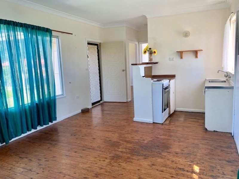 8 Victoria Avenue, Toukley NSW 2263