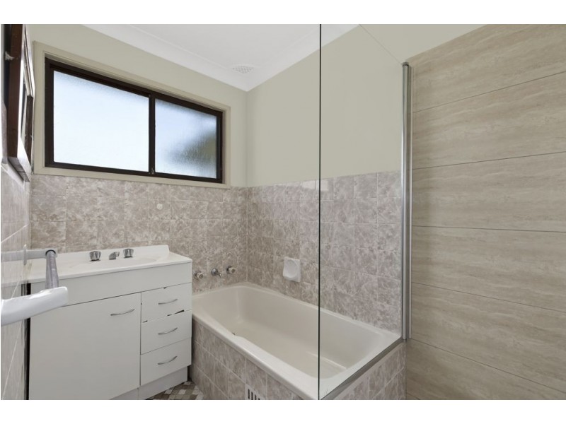 30 Manuka Parade, Gorokan NSW 2263