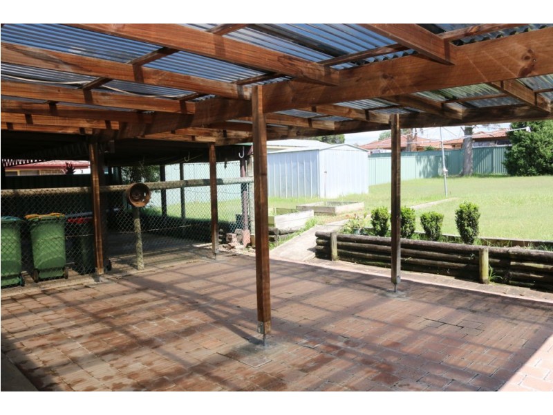 102 Westbrook Parade, Gorokan NSW 2263