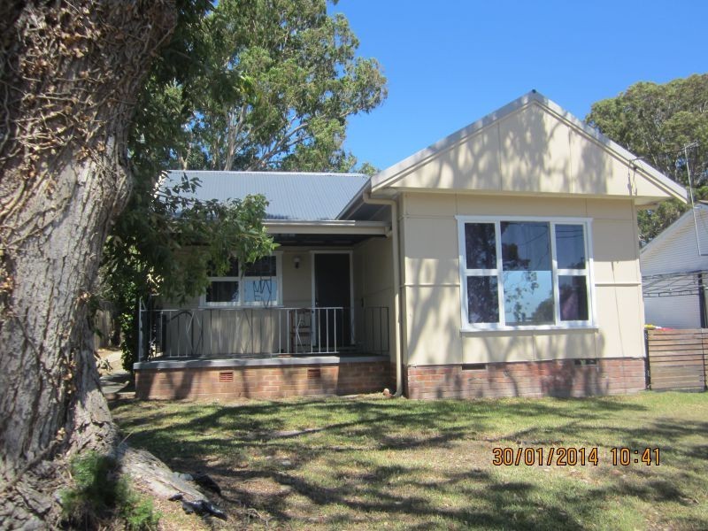 2 Brennon Road, Gorokan NSW 2263