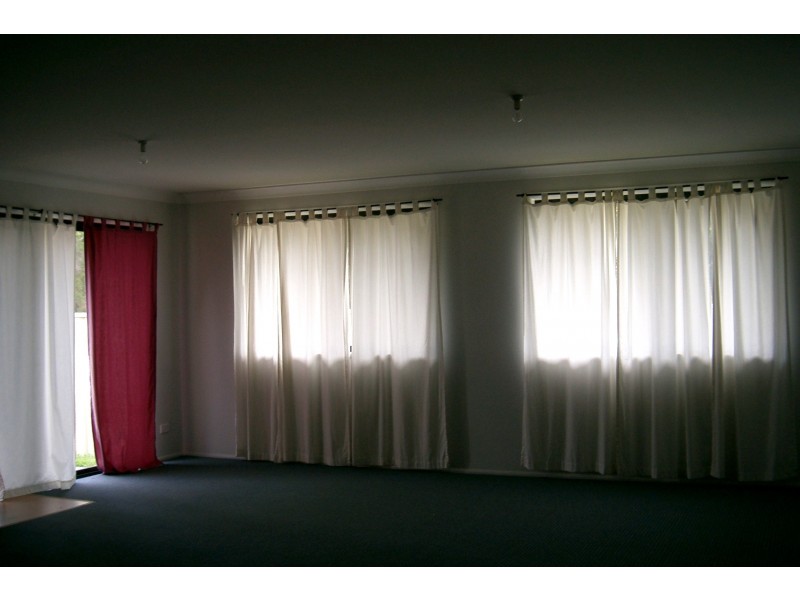 11 WATERHEN Close, Blue Haven NSW 2262