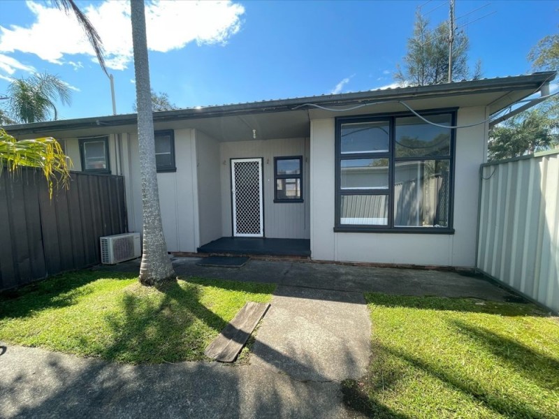 2/11 Wall Road, Gorokan NSW 2263