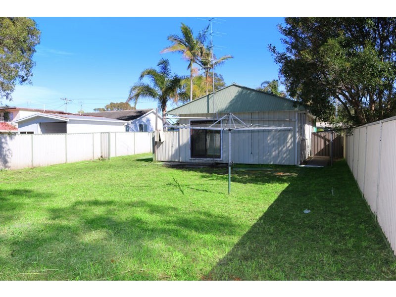 2/11 Wall Road, Gorokan NSW 2263