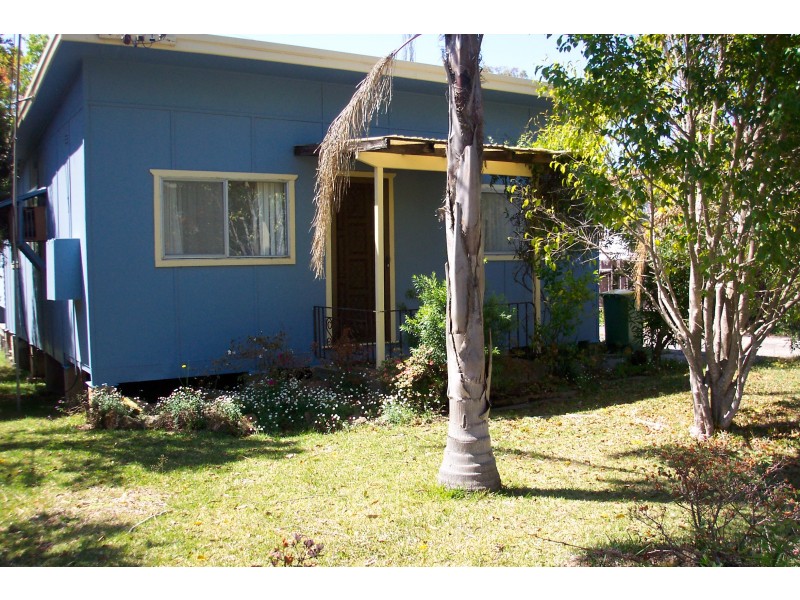 13 Wadalba Road, Lake Haven NSW 2263