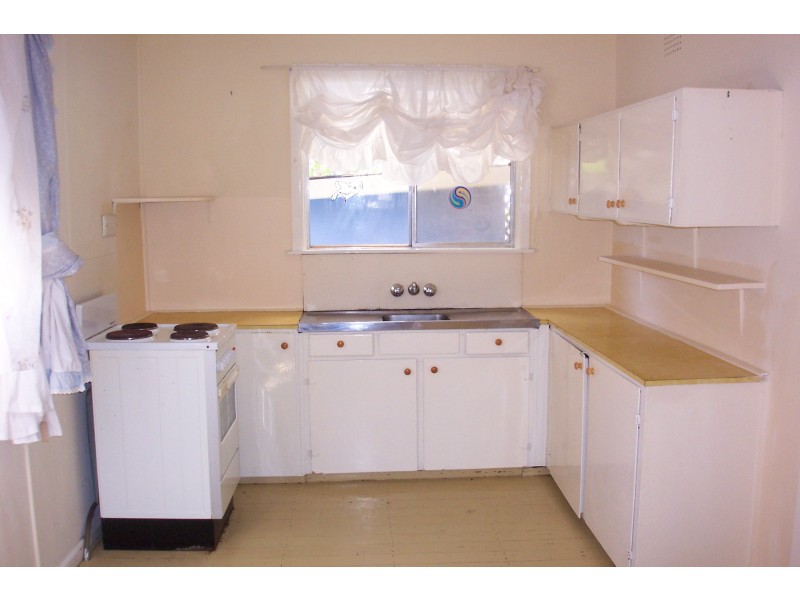 13 Wadalba Road, Lake Haven NSW 2263