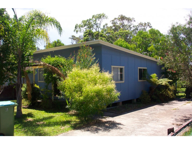 13 Wadalba Road, Lake Haven NSW 2263