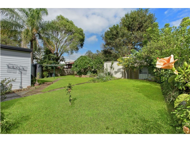 8 Arlington Street, Gorokan NSW 2263