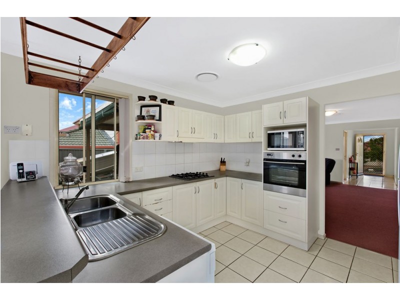 6 Saddlers Road, Wadalba NSW 2259