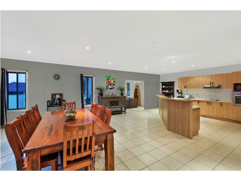 40 Foxtail Crescent, Woongarrah NSW 2259