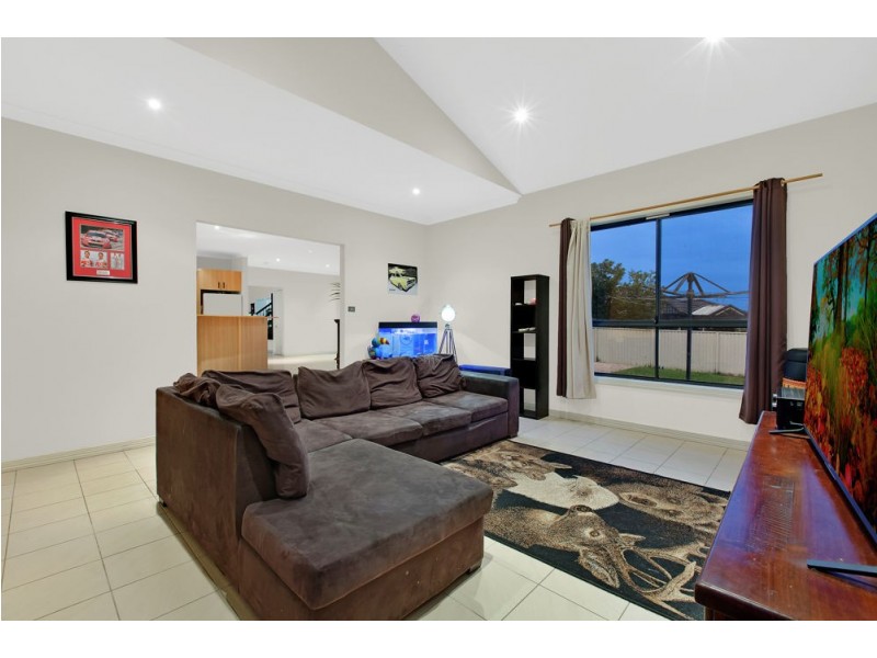 40 Foxtail Crescent, Woongarrah NSW 2259