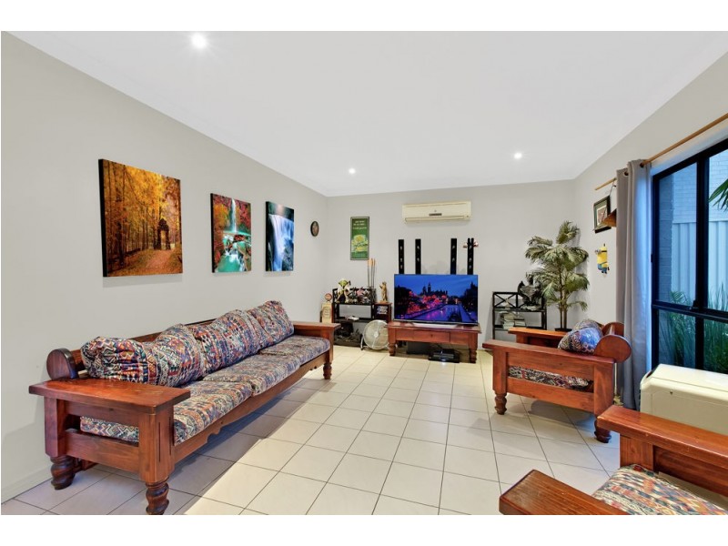 40 Foxtail Crescent, Woongarrah NSW 2259