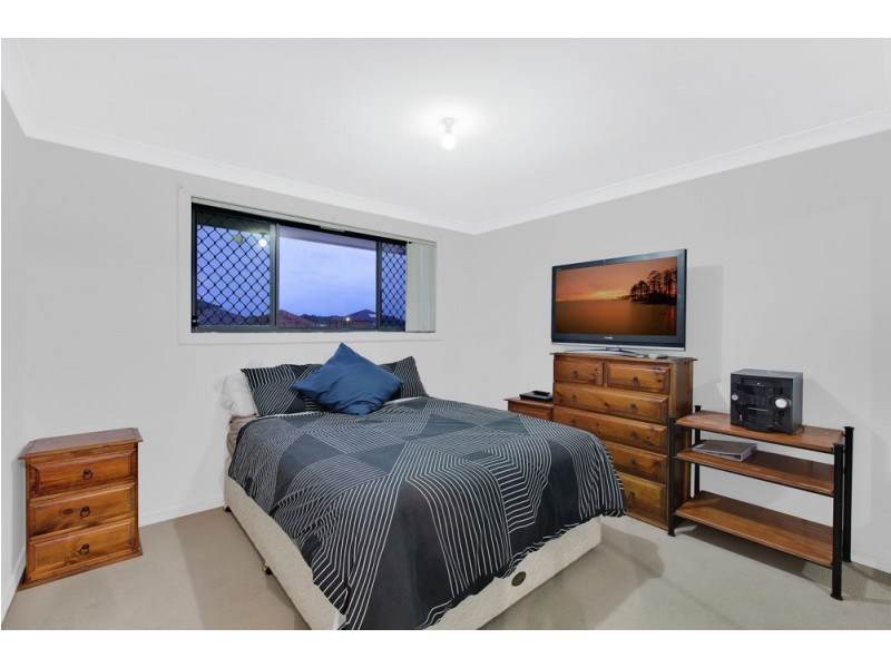 40 Foxtail Crescent, Woongarrah NSW 2259