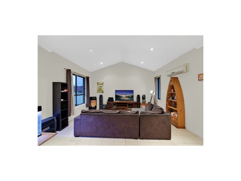 40 Foxtail Crescent, Woongarrah NSW 2259