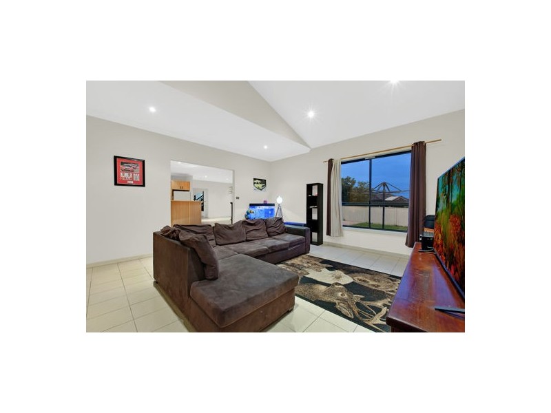 40 Foxtail Crescent, Woongarrah NSW 2259