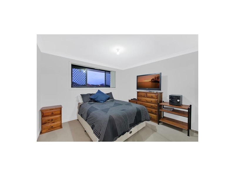 40 Foxtail Crescent, Woongarrah NSW 2259