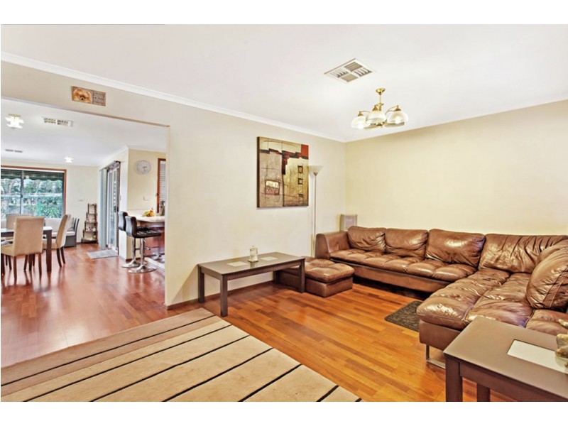11 Guardian Road,, Watanobbi NSW 2259