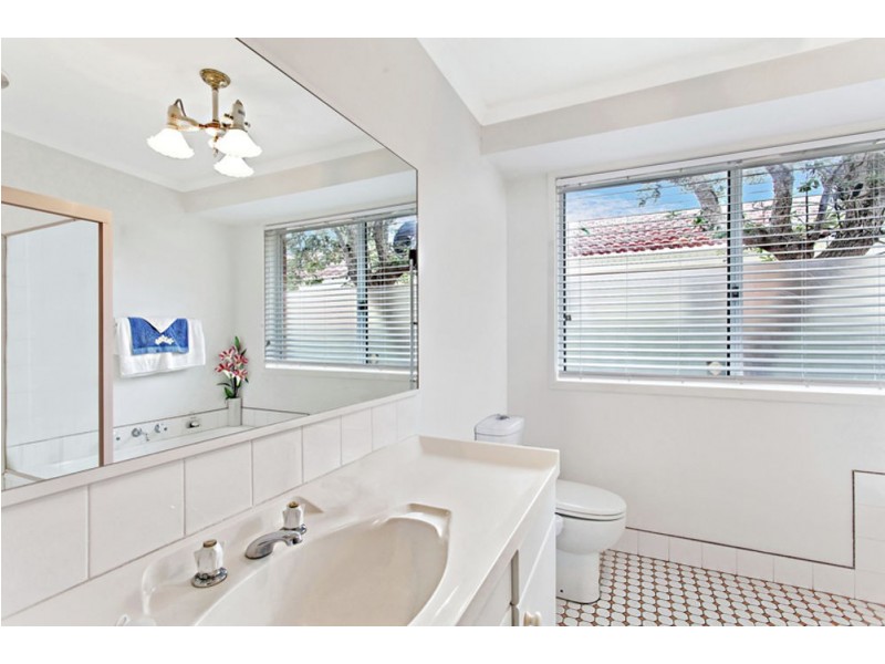 11 Guardian Road,, Watanobbi NSW 2259