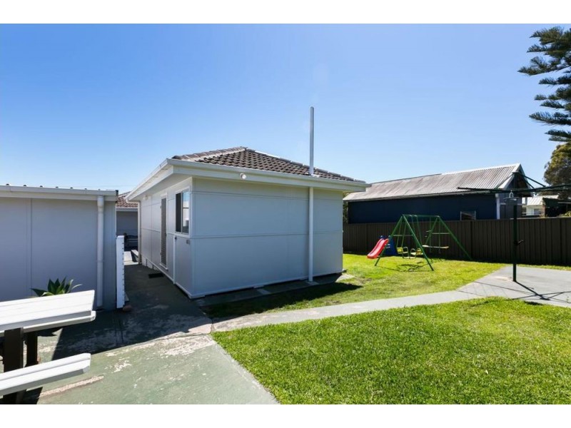7 First Avenue, Toukley NSW 2263