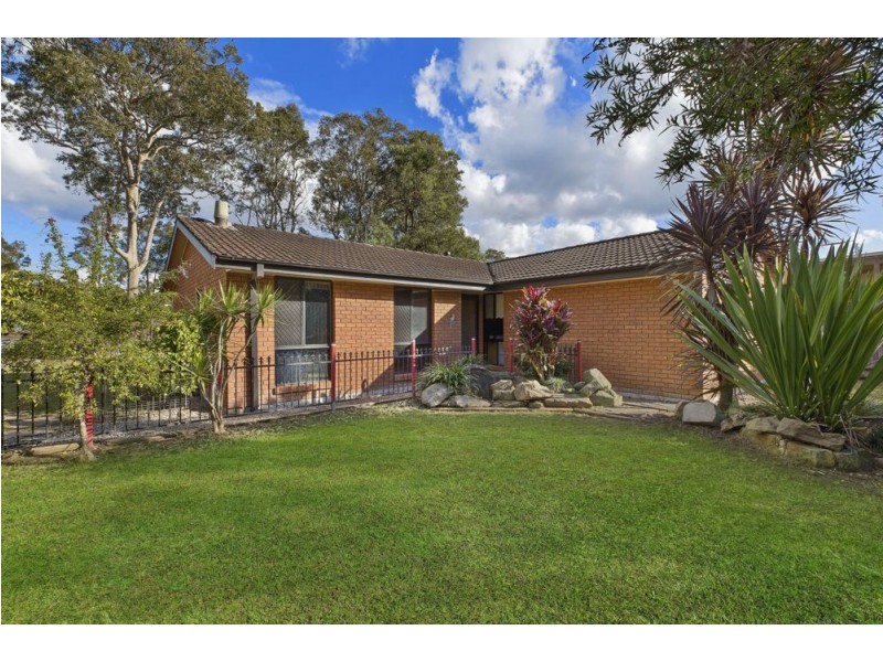 581 Pacific Highway, Wadalba NSW 2259