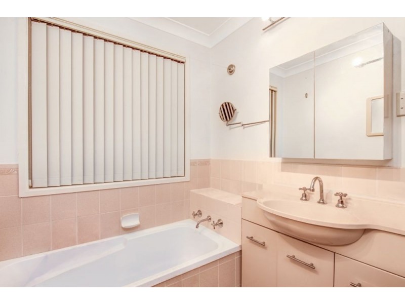 35 Fishburn Crescent, Watanobbi NSW 2259