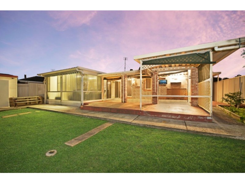 35 Fishburn Crescent, Watanobbi NSW 2259