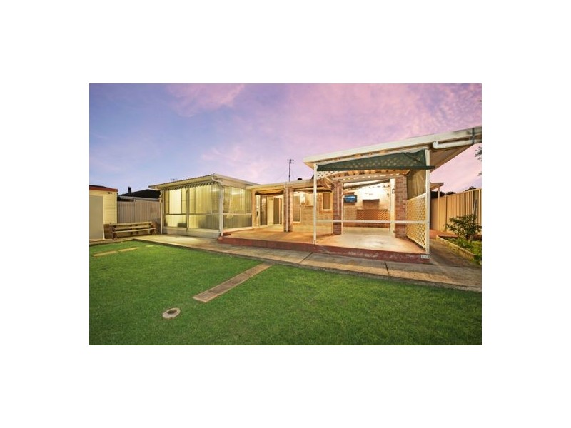 35 Fishburn Crescent, Watanobbi NSW 2259