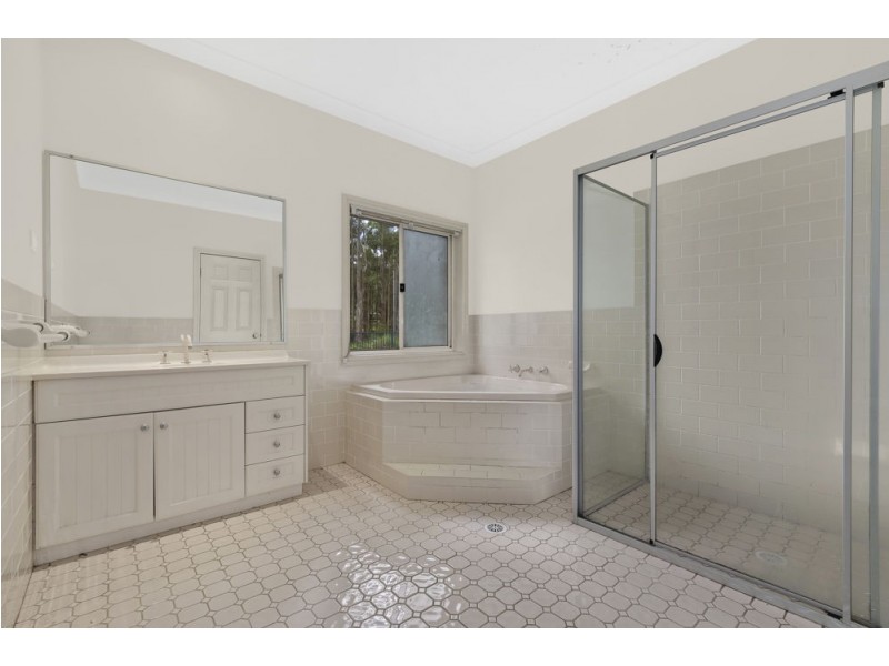 2 Pedaman Place, Jilliby NSW 2259