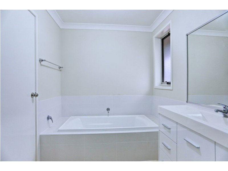 1 Windsorgreen Drive, Wyong NSW 2259