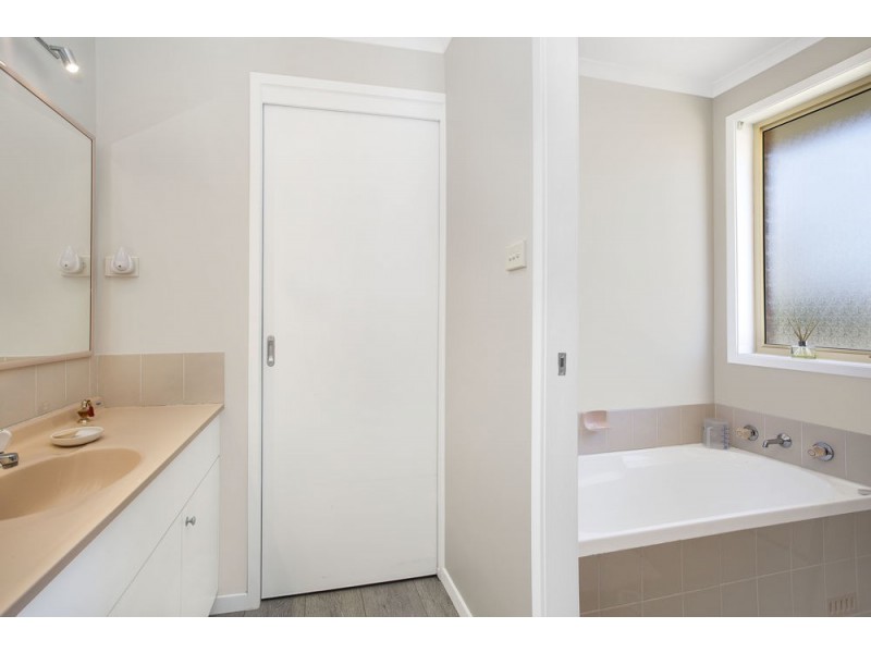 9A Woodside Court, Lake Haven NSW 2263