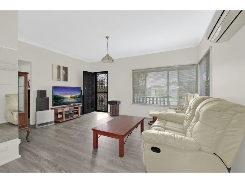 8 Arlington Street, Gorokan NSW 2263