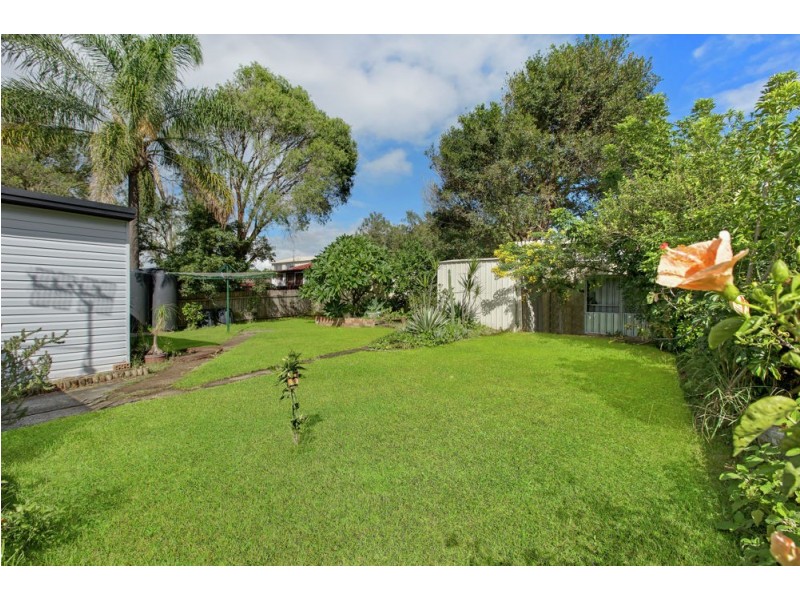 8 Arlington Street, Gorokan NSW 2263