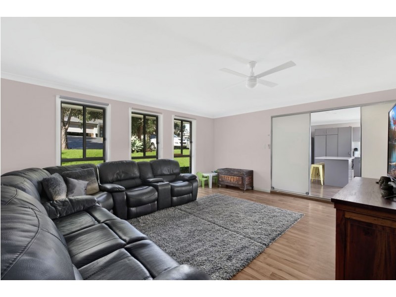 15 Weaver Crescent, Watanobbi NSW 2259