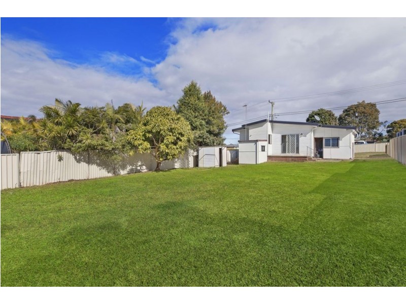 1 Jacqueline Avenue, Gorokan NSW 2263