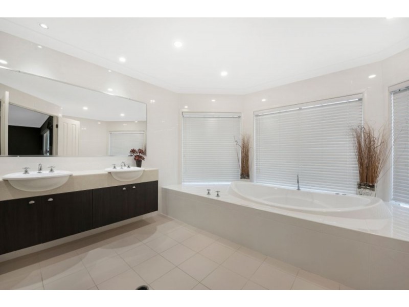 3 Warrigal Road, Woongarrah NSW 2259