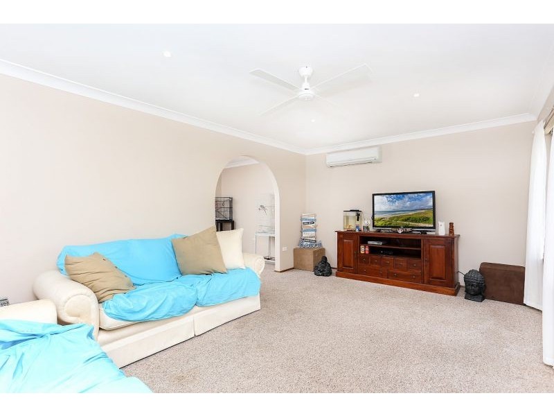 6 Odette Avenue, Gorokan NSW 2263