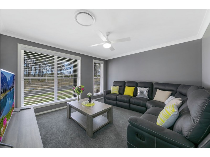 141 Johns Road, Wadalba NSW 2259