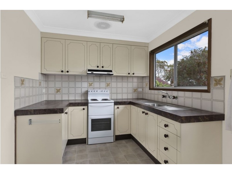 74 Minnamurra Road, Gorokan NSW 2263