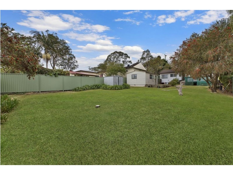 74 Minnamurra Road, Gorokan NSW 2263