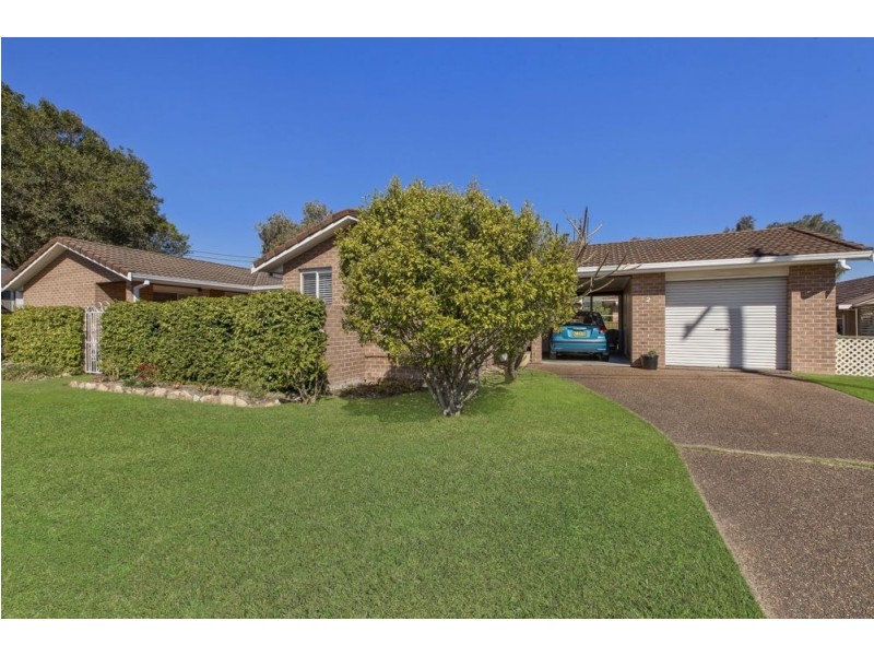 2 Marks Road, Gorokan NSW 2263