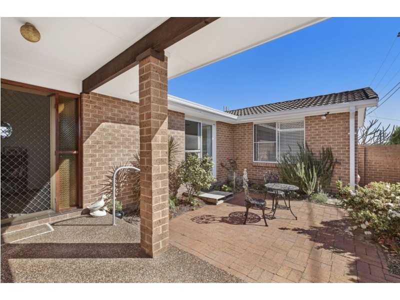 2 Marks Road, Gorokan NSW 2263