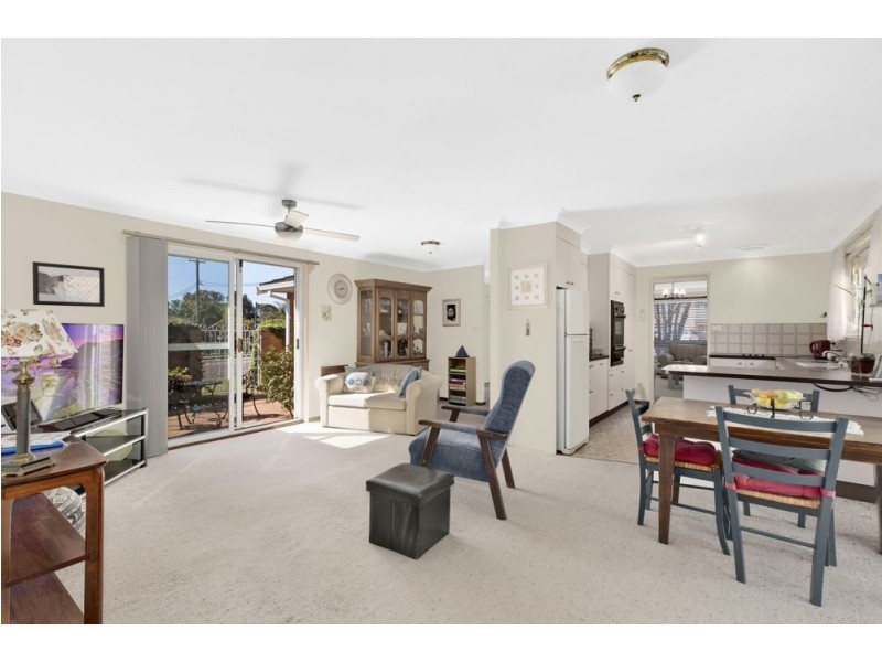 2 Marks Road, Gorokan NSW 2263