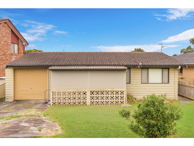 114 Wallarah Road, Gorokan NSW 2263