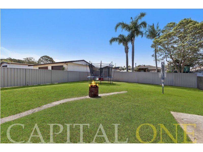 13 Essex Street, Gorokan NSW 2263